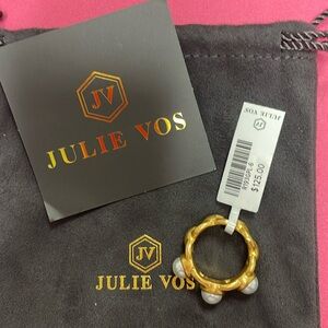 Julie Vos ring